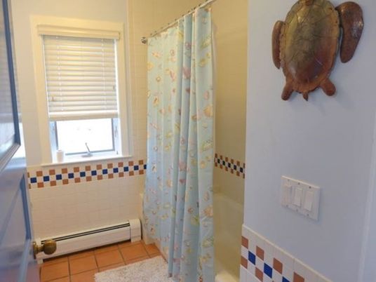 Interior, Bathroom, Ceramic Tile
