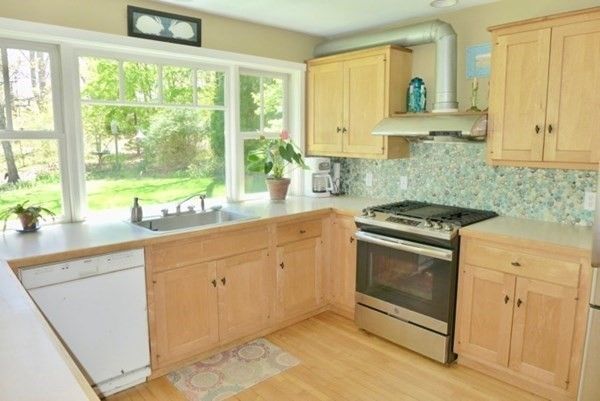 Interior, Kitchen, Wood Texture Flooring, Recessed Lighting, Stainless Steel Appliances