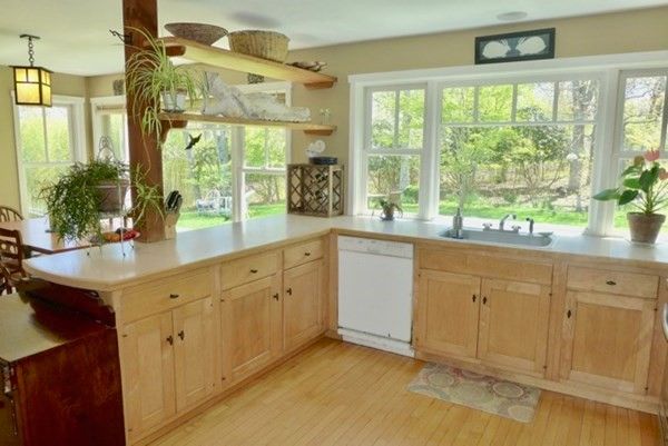 Interior, Kitchen, Wood Texture Flooring, Dining room, Chandelier, Pendant Lights