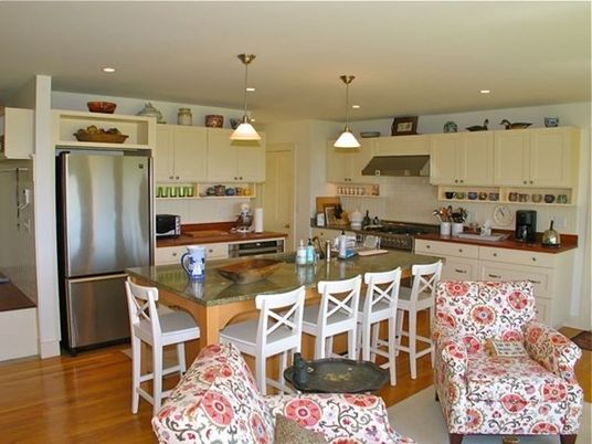 Interior, Kitchen, Wood Texture Flooring, Recessed Lighting, Dining room, Stainless Steel Appliances, Pendant Lights