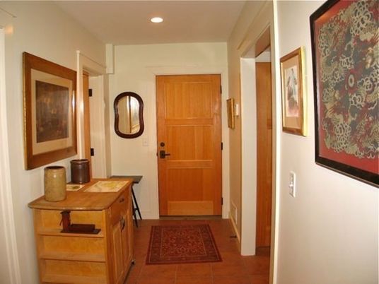Interior, Recessed Lighting, Ceramic Tile