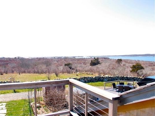 Exterior, Lake