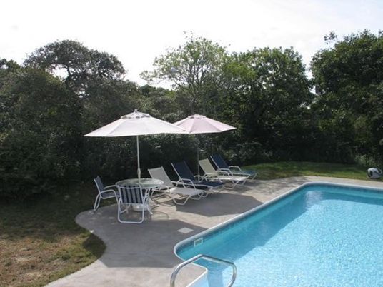 Exterior, Pool, Backyard
