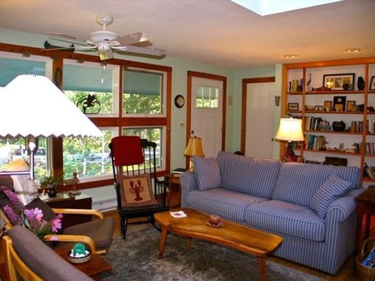 Interior, Wood Texture Flooring, Recessed Lighting, Living room