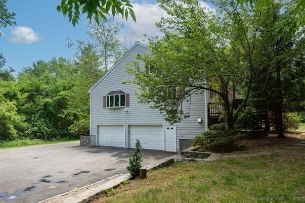 Detached Garage, Exterior