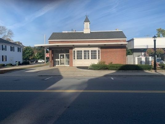 Exterior, Facade, Brick Facade, Cape Cod