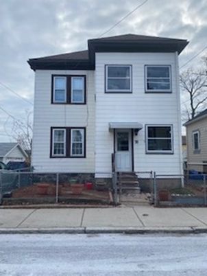 Exterior, Facade, Rowhouse