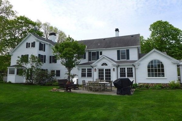 Exterior, Facade, Backyard, Georgian