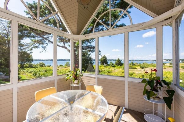 Dining room, Interior, Sun Room, Water