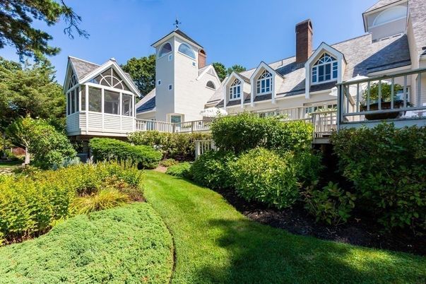 Backyard, Exterior, Facade, Queen Anne Victorian