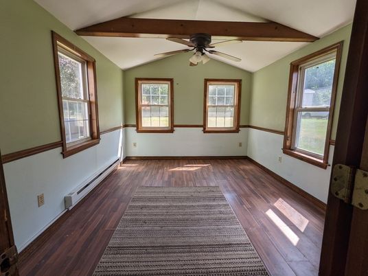 Empty room, Interior, Wooden Beams, Wood Texture Flooring