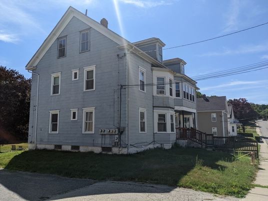Exterior, Facade, Rowhouse