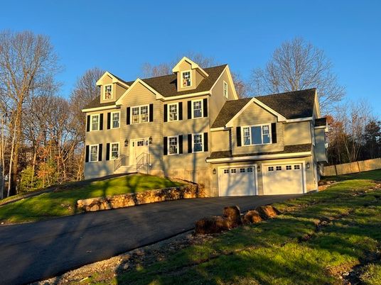 Attached, Exterior, Facade, Farmhouse
