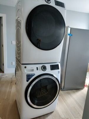 Interior, Utility Closets, Washer, Wood Texture Flooring
