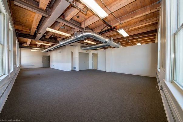 Empty room, Interior, Wooden Beams, Wooden Ceilings