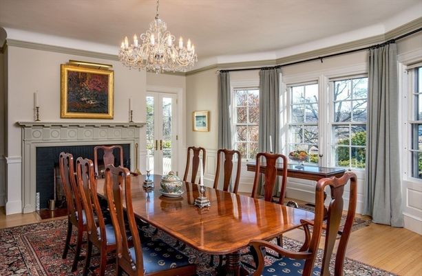Chandelier, Dining room, Fireplace, Interior, Wood Texture Flooring