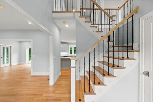 Interior, Recessed Lighting, Wood Texture Flooring