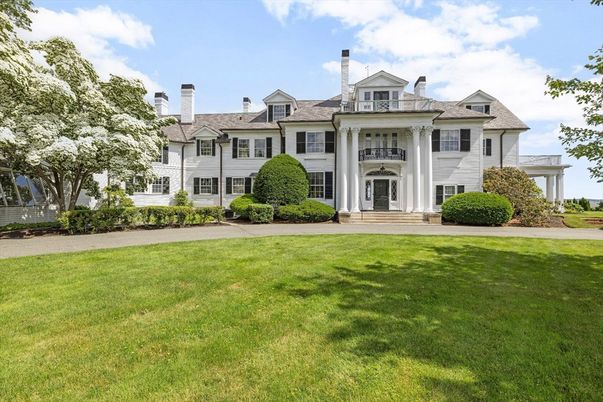 Backyard, Exterior, Facade, French Provincial
