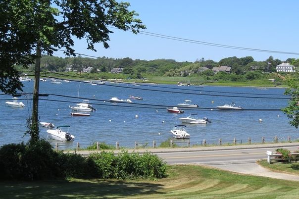 Exterior, Lake