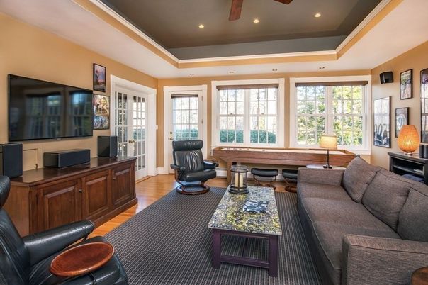 Interior, Living room, Recessed Lighting, Wood Texture Flooring