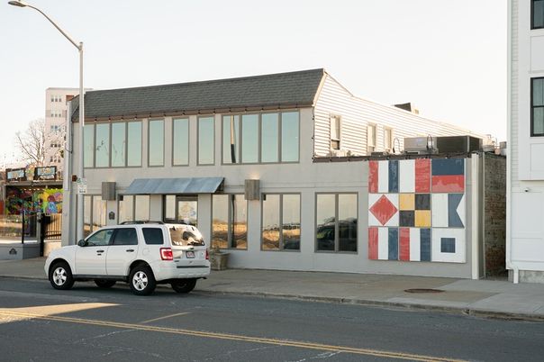 Exterior, Facade, Modern