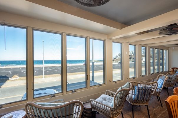 Interior, Sun Room, Water