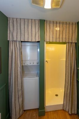 Interior, Utility Closets, Washer, Wood Texture Flooring