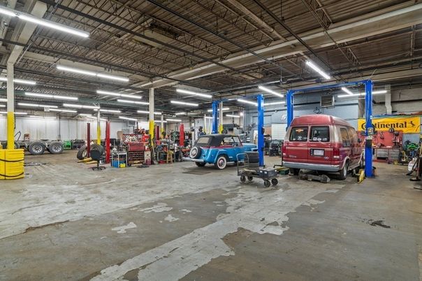 Garage, Interior