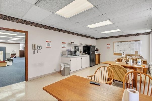 Dining room, Interior, Recessed Lighting