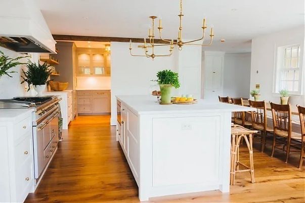 Chandelier, Dining room, Interior, Kitchen, Pendant Lights, Recessed Lighting, Wood Texture Flooring