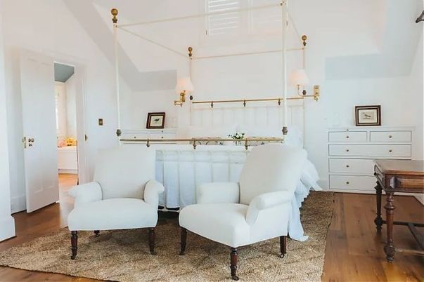 Interior, Pendant Lights, Wood Texture Flooring