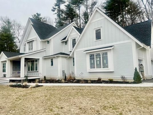 Exterior, Facade, Farmhouse