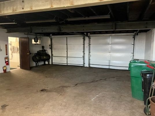 Garage, Interior