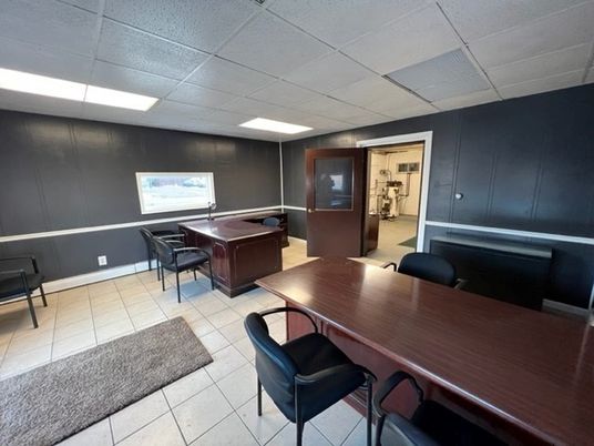 Game Room, Interior