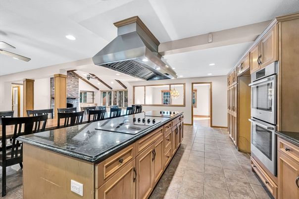 Dining room, Interior, Kitchen, Recessed Lighting, Stainless Steel Appliances