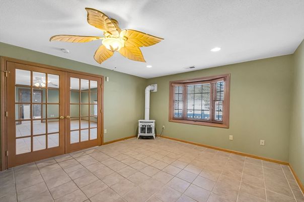Empty room, Interior, Recessed Lighting