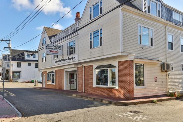 Exterior, Facade, Brick Facade, Rowhouse