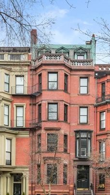 Exterior, Facade, Brick Facade, Rowhouse