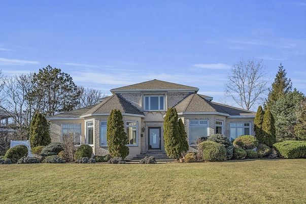 Exterior, Facade, French Provincial