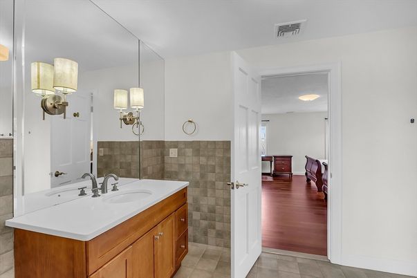 Bathroom, Interior, Pendant Lights, Wood Texture Flooring