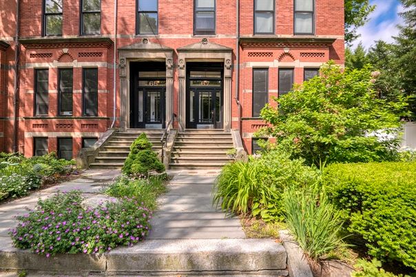 Exterior, Facade, Brick Facade, Rowhouse