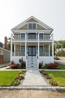 Exterior, Facade, American Craftsman