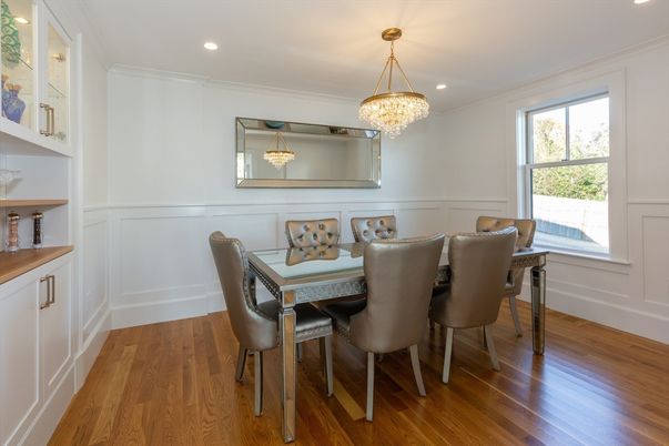 Chandelier, Dining room, Interior, Recessed Lighting, Wood Texture Flooring