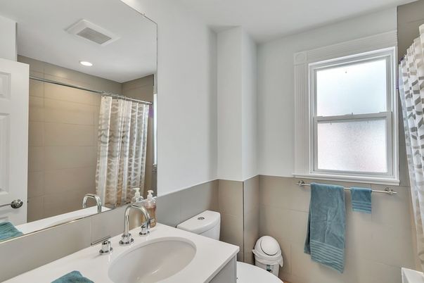 Bathroom, Interior, Recessed Lighting