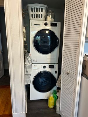 Interior, Utility Closets, Washer, Wood Texture Flooring