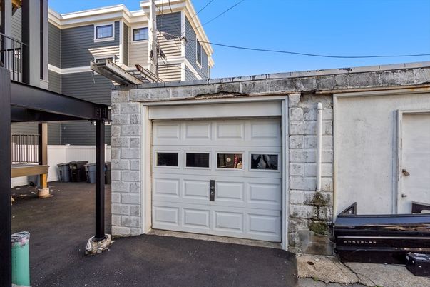 Detached Garage, Exterior