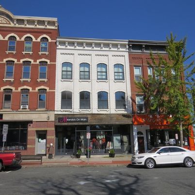 Exterior, Facade, Brick Facade, Rowhouse