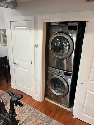 Interior, Utility Closets, Washer, Wood Texture Flooring