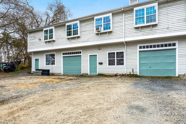 Attached, Exterior, Facade, Rowhouse