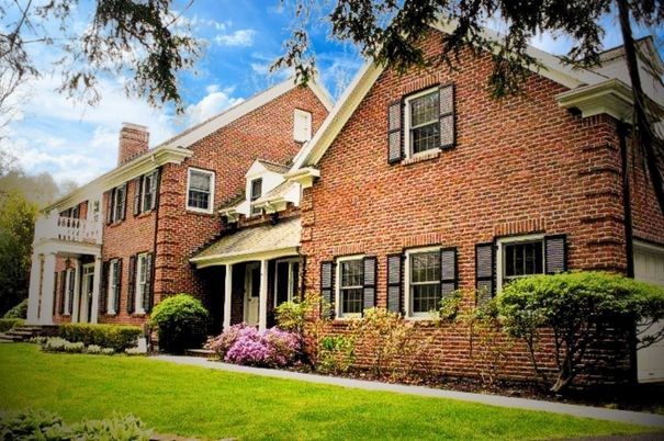 Exterior, Facade, Brick Facade, Brick Traditional